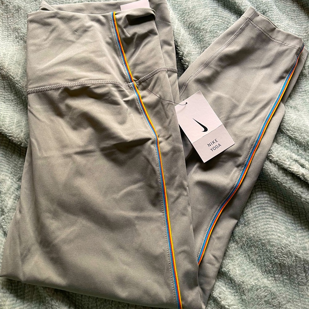 Nike yoga pants NWT